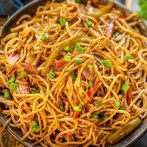 Veg Hakka Noodles Plain